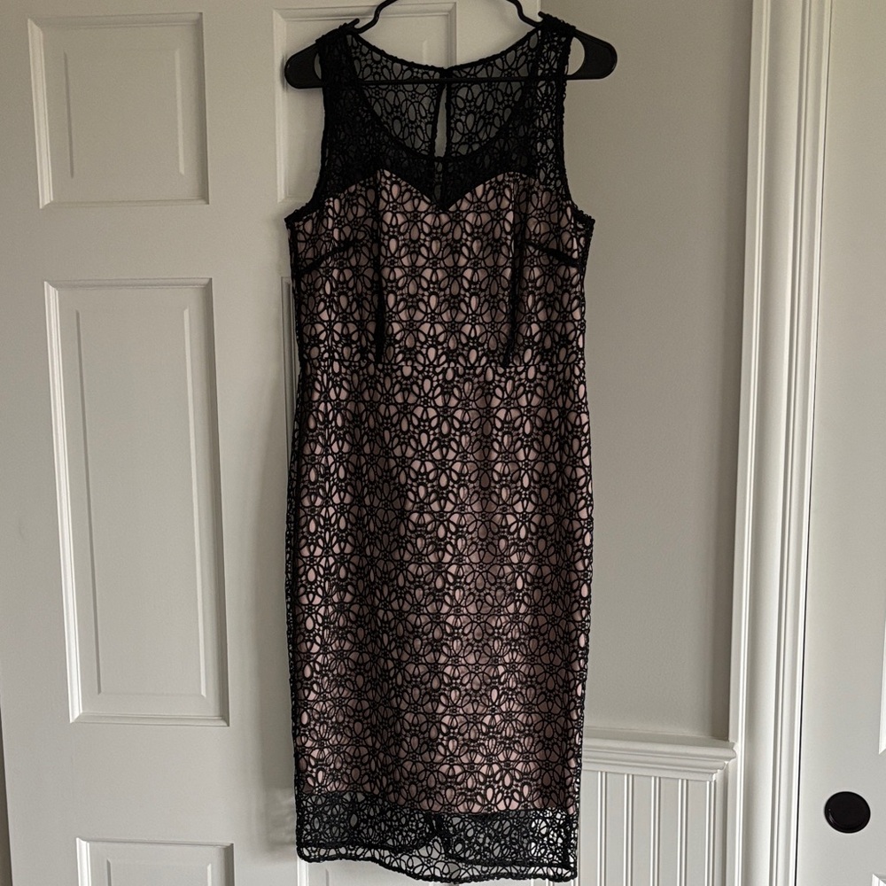 Ann Taylor Black Lace Midi Dress with Taupe Underlay Women’s Size 8